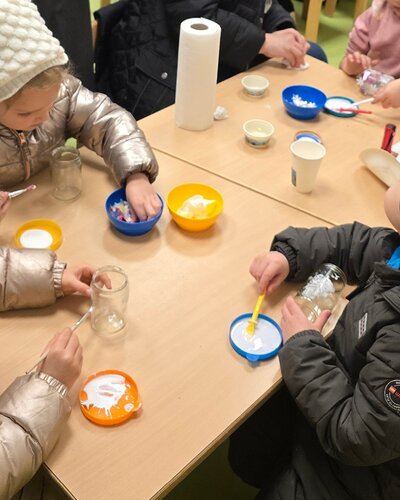  10 Jahre Kita – und was für eine Zeit!! 
Mit einem strahlenden Laternenfest, Lagerfeuer und dem Lied „Er ist das Licht“...